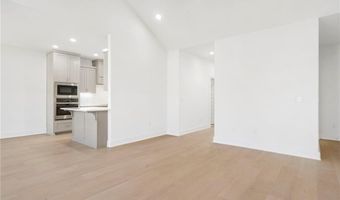 6902 SW Basswood Ave, Bentonville, AR 72713