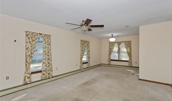 1208 Rapids St, Adel, IA 50003