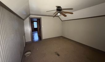140 S 4th St, Albion, IL 62806