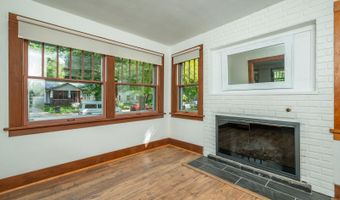 822 7th St, Ames, IA 50010