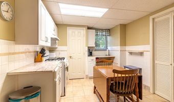 37 Yearling Run Rd, Bourne, MA 02532