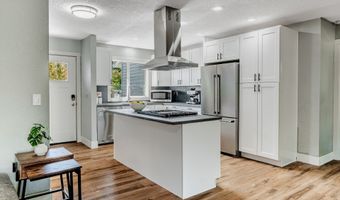14730 SE LUELLA Ln, Milwaukie, OR 97267