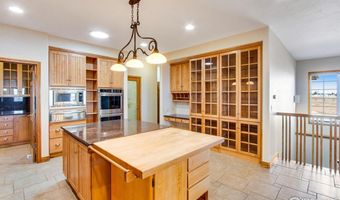 2366 Shoreside Dr, Berthoud, CO 80513