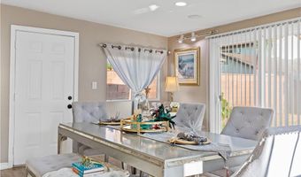 2118 W Crestwood Ln, Anaheim, CA 92804