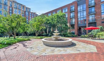 520 JOHN CARLYLE St 320, Alexandria, VA 22314