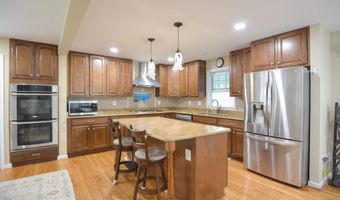 3720 KING ARTHUR Rd, Annandale, VA 22003