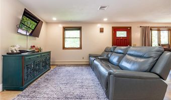41 Mount View Ave, North Kingstown, RI 02852