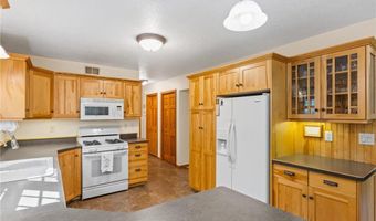 615 Woodsmen Dr NE, Alexandria, MN 56308