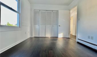 826 Oldfield Rd 2nd Fl+3rd Fl, Fairfield, CT 06824