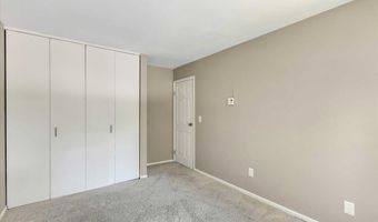 132 Point Of Woods Dr, Albany, NY 12203