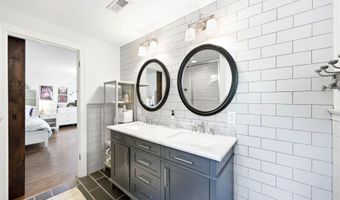 12601 N Osage Rd, Anchorage, KY 40223