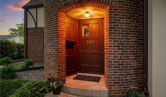808 4th St SW, Austin, MN 55912
