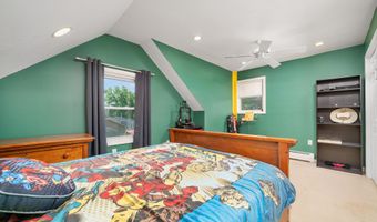 16 Raymond Pl, Cromwell, CT 06416