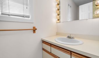 51 River Front Dr 3, Manchester, NH 03102