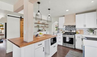 14204 Tehachapi Rd, Apple Valley, CA 92307