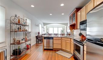 9 Waites Wharf 1, Newport, RI 02840