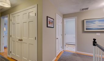 22 Pine Top Rd, Barrington, RI 02806