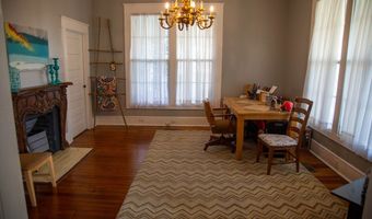 66 Weaver St, Baxley, GA 31513