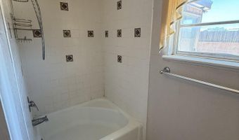 1901 W Briscoe Ave, Artesia, NM 88210