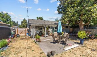 2681 D St, Springfield, OR 97477