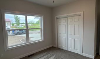 828 Spark Ave, Albert Lea, MN 56007