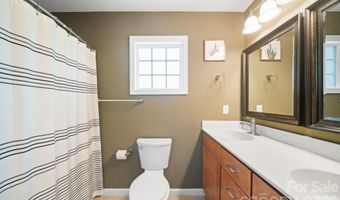 7 Apple Ln, Asheville, NC 28804