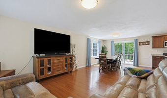 5 County St, Berkley, MA 02779
