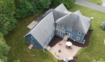 2 Warren Gln, Burlington, CT 06013