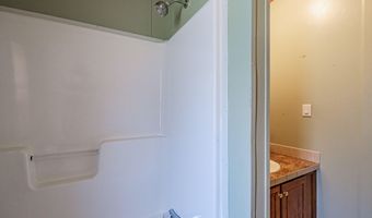 2 Windsor Dr, Alfred, ME 04002