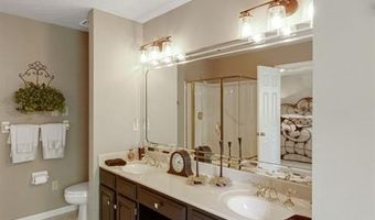1112 Oak Borough Dr, Ballwin, MO 63021