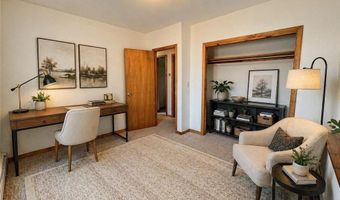 3 Lakeview Dr, Narragansett, RI 02882