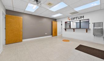 220 N WESTMONTE Dr B, Altamonte Springs, FL 32714