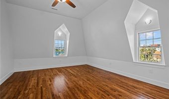 18 State St 5 (3rd Floor East), Bristol, RI 02809