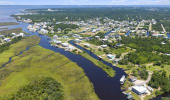825 Larkspur Ln, Bay St. Louis, MS 39520