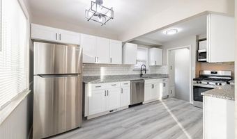 9255 Hubert Ave, Allen Park, MI 48101