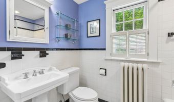 17 Ridge Rd, Danbury, CT 06810