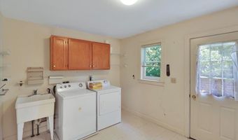118 Stirling Pl, Burlington, VT 05408