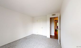 5 Southcreek Ct C, Amherst, NY 14051