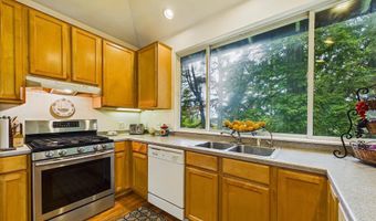 444 Tanglewood Rd, Arcata, CA 95521