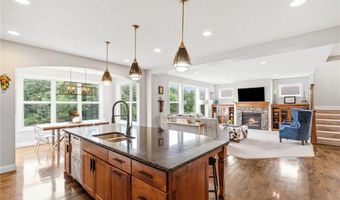 405 Riverside Cir, Anoka, MN 55303
