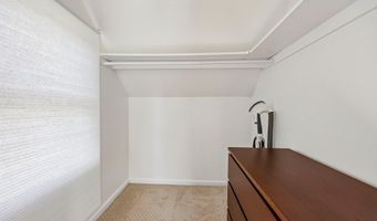 5001 W CEDAR Ln, Bethesda, MD 20814