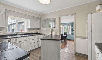 748 Riverside Dr, Augusta, ME 04330