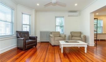 5 Gardiner St, Newport, RI 02840