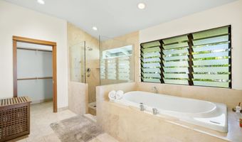 563 Mikioi Pl, Kihei, HI 96753