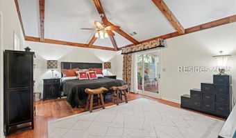 31 Chesterfield Lake Dr, Beaufort, SC 29906