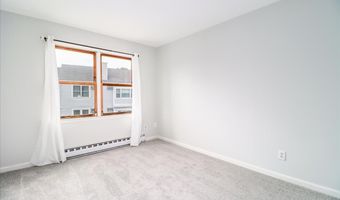 55 Mill Plain Rd 32-20, Danbury, CT 06811
