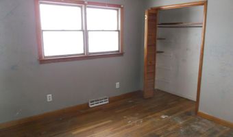 4 Spring St, Baileyville, ME 04694