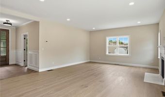 413 New River Rd, Lincoln, RI 02838