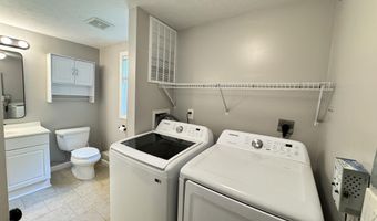 19 Deerwood Dr B, Amherst, NH 03031