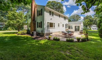 475 Riverside Dr, Cheshire, CT 06410